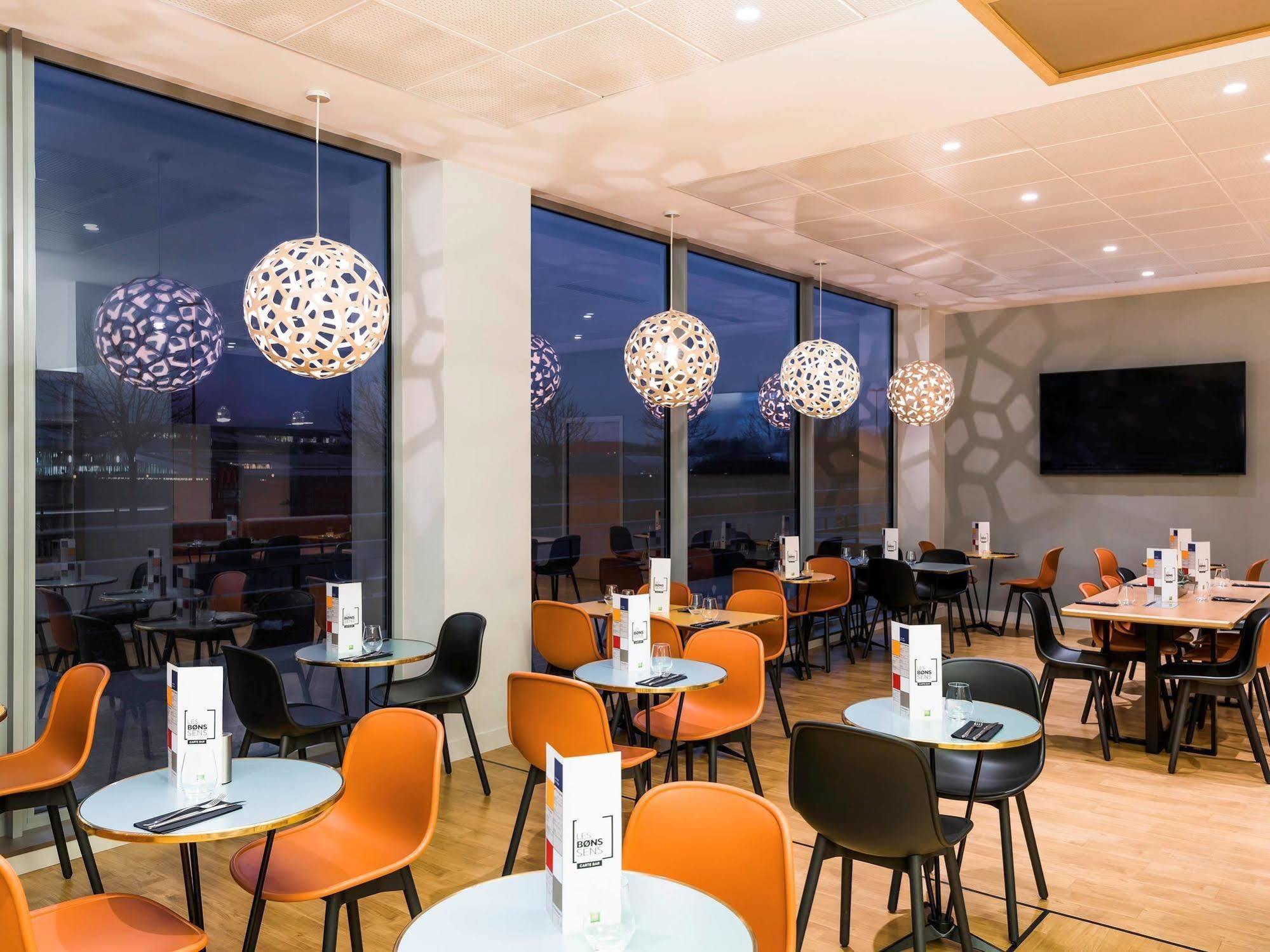 Ibis Styles Guyancourt Versailles Exterior photo
