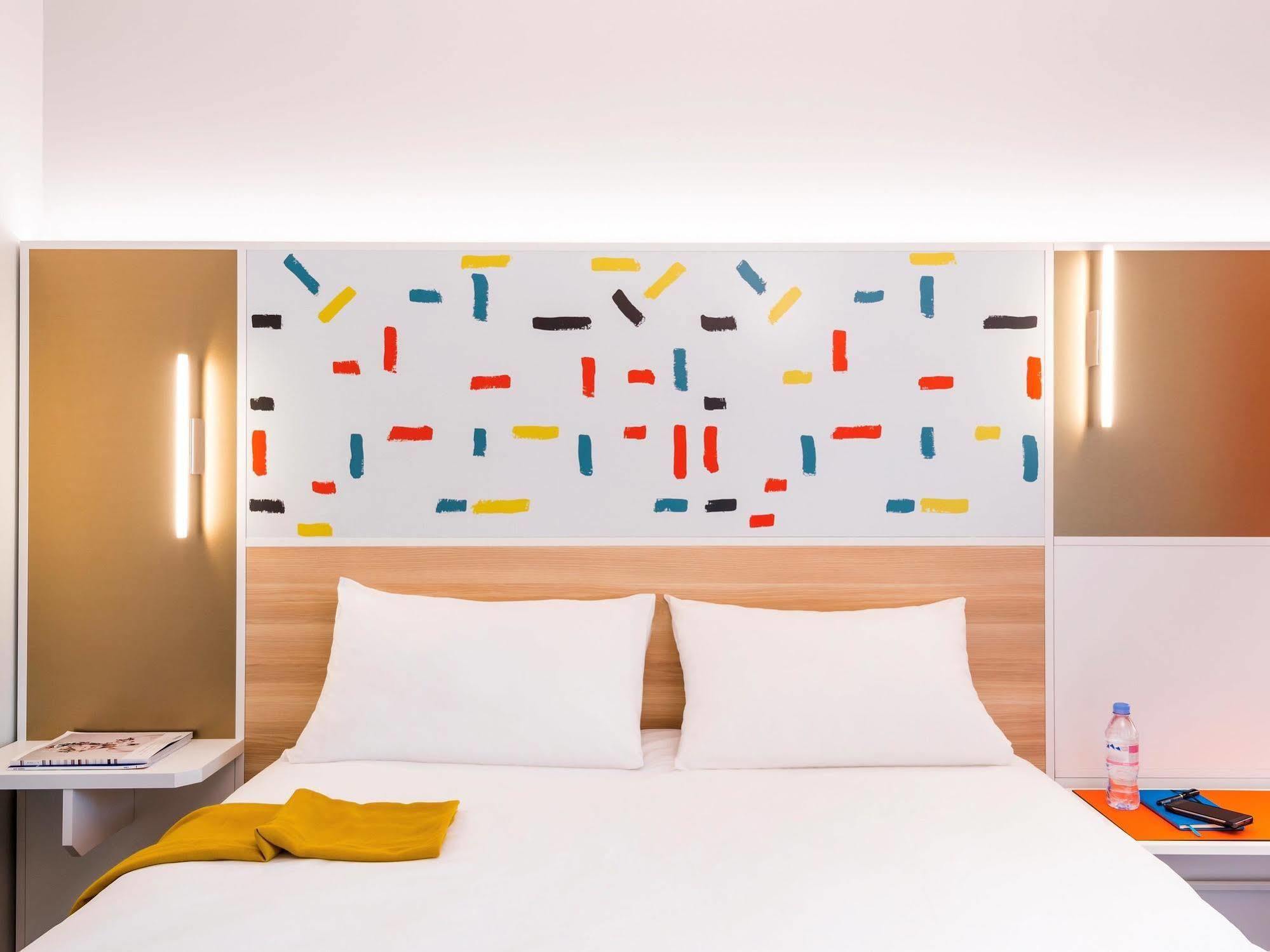 Ibis Styles Guyancourt Versailles Exterior photo