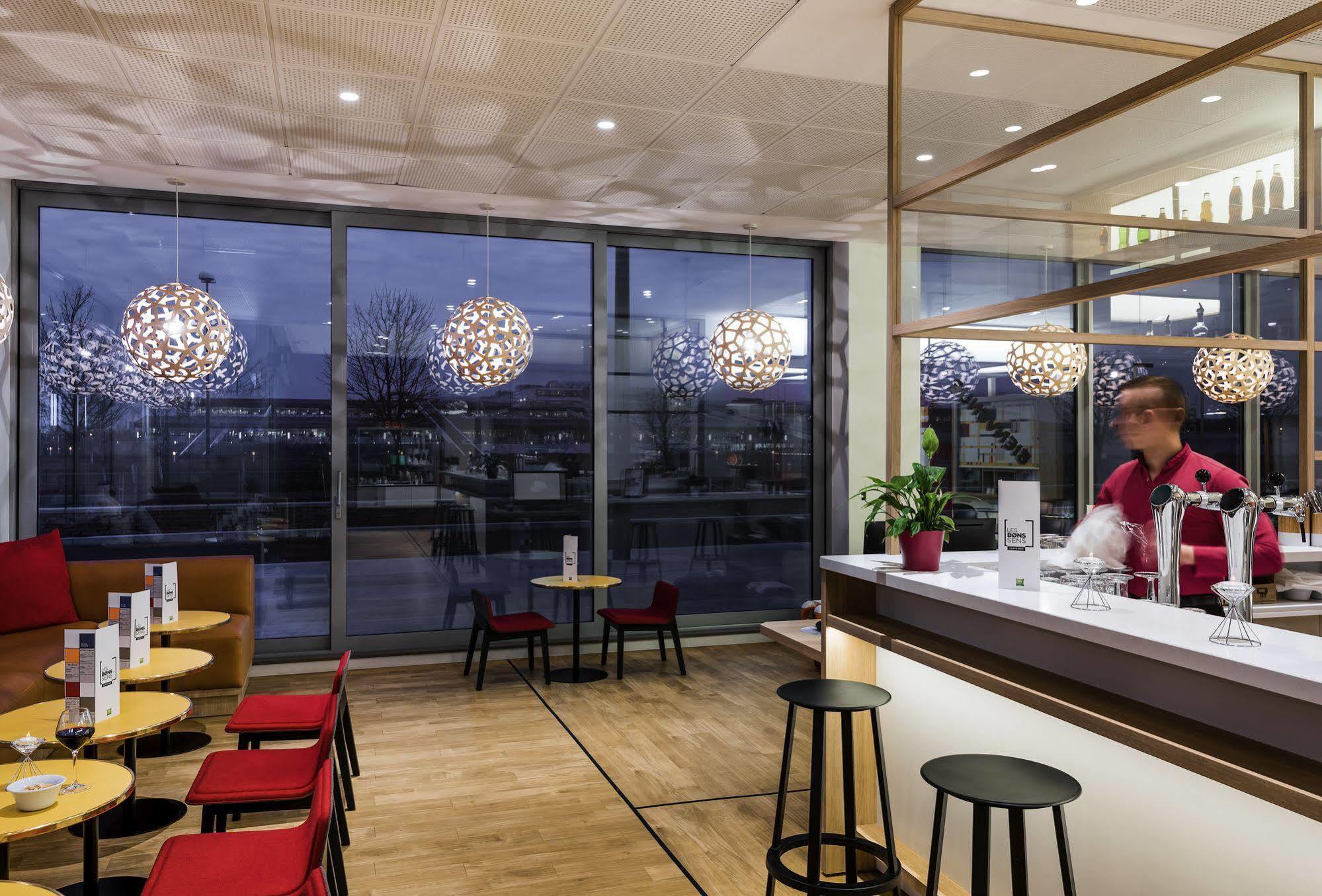 Ibis Styles Guyancourt Versailles Exterior photo