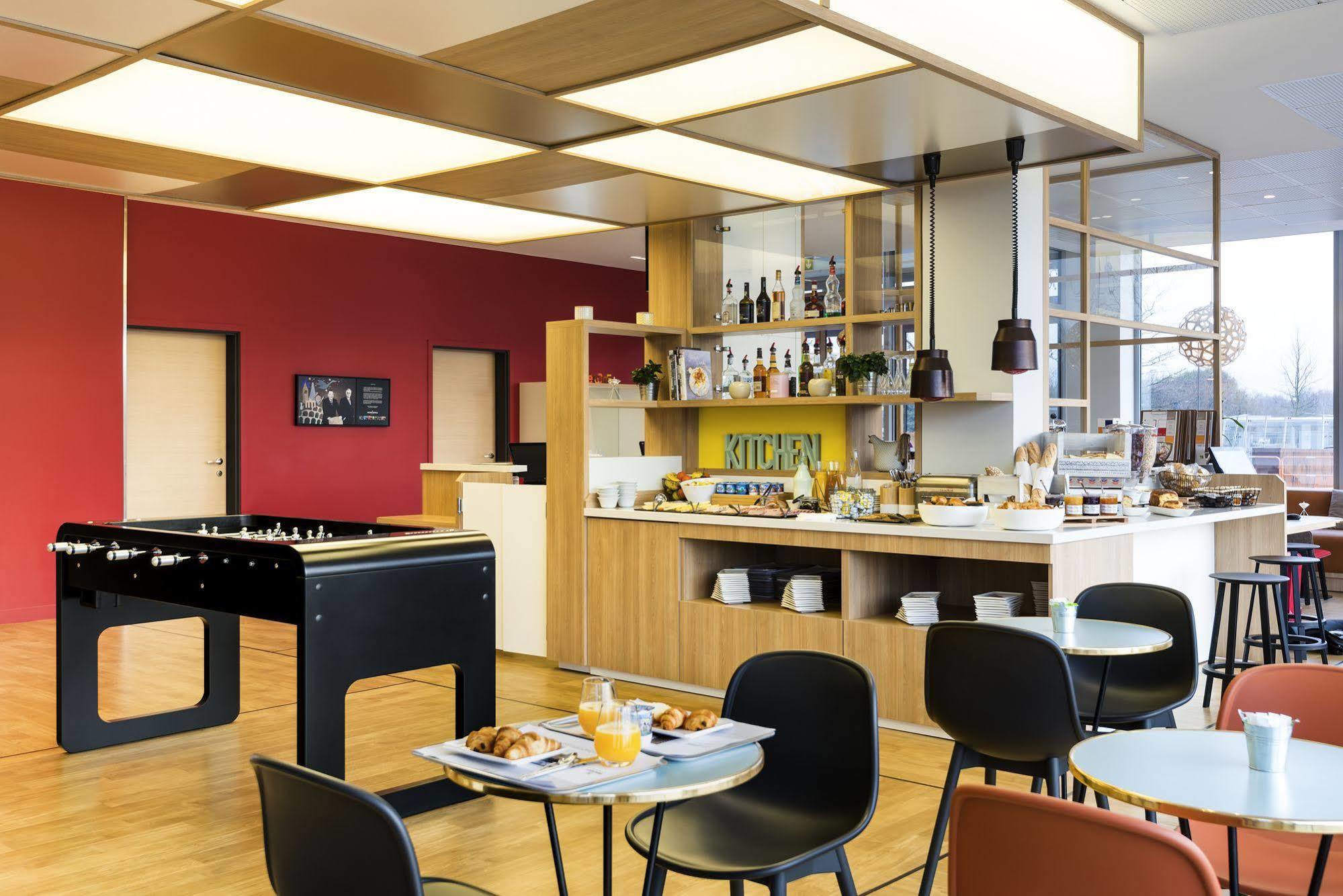 Ibis Styles Guyancourt Versailles Exterior photo